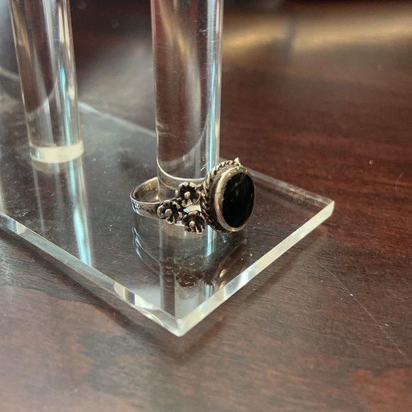 3.5 g 925 Silver and black Onyx ring Size 5 - Picture 6 of 8